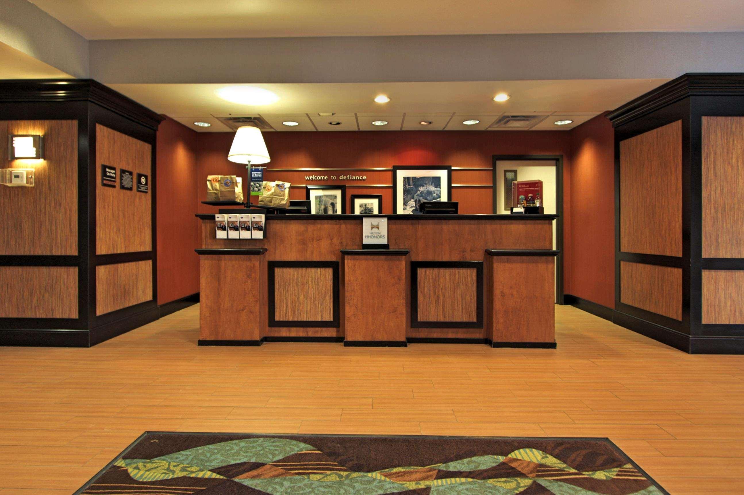 Hampton Inn Дефайанс Экстерьер фото