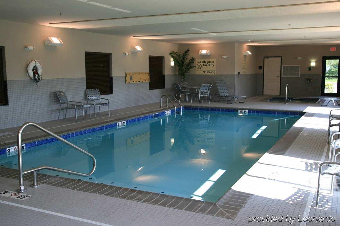 Hampton Inn Дефайанс Удобства фото